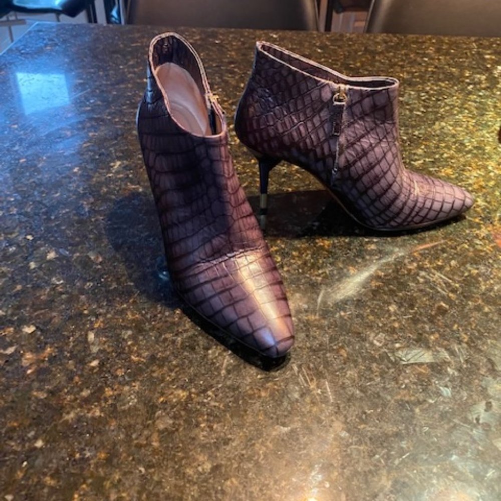 Hugo Boss ankle booties , crocodile embossed leather, grey size EU39